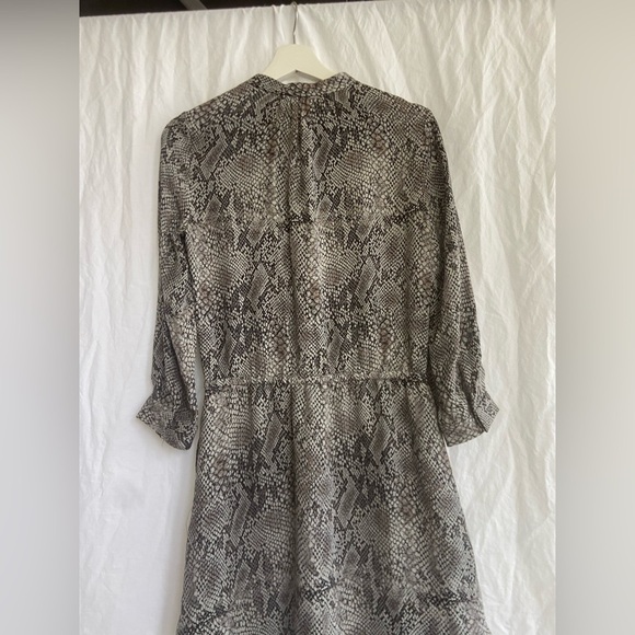 Aritzia Babaton Bennett Snake Print Silk Dress Size XS - Picture 6 of 16